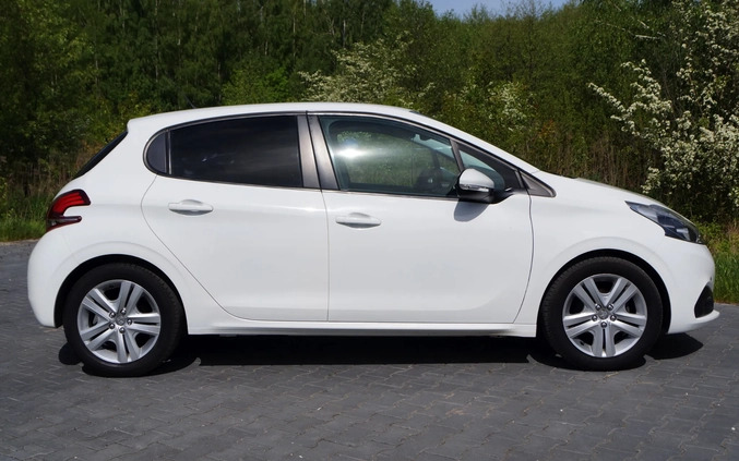 Peugeot 208 cena 35500 przebieg: 100000, rok produkcji 2018 z Warszawa małe 742